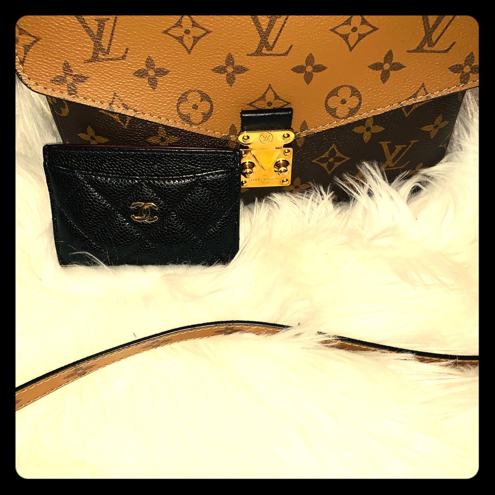 CHANEL Caviar Quilted CC Card Holder